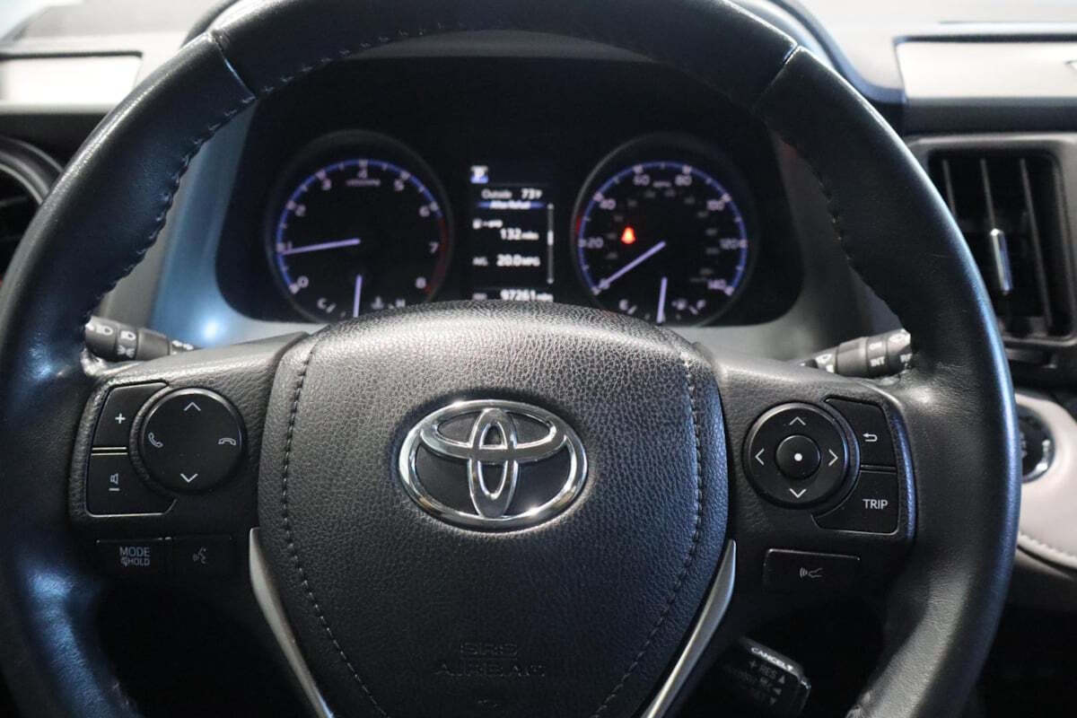 2018 Toyota RAV4 for sale at IMD MOTORS, INC in Dallas, TX