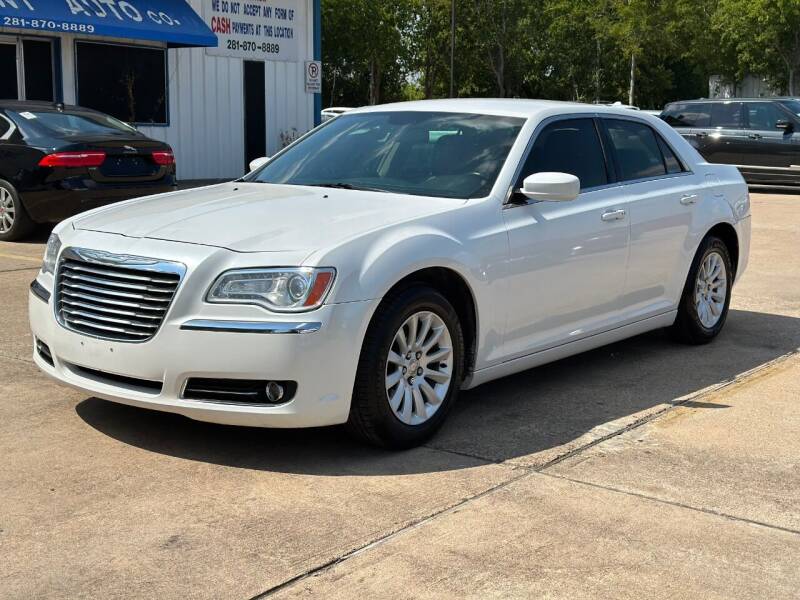2013 Chrysler 300 for sale at Discount Auto Company in Houston TX