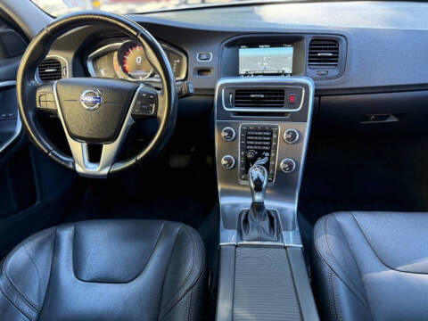 2016 Volvo V60 Cross Country T5