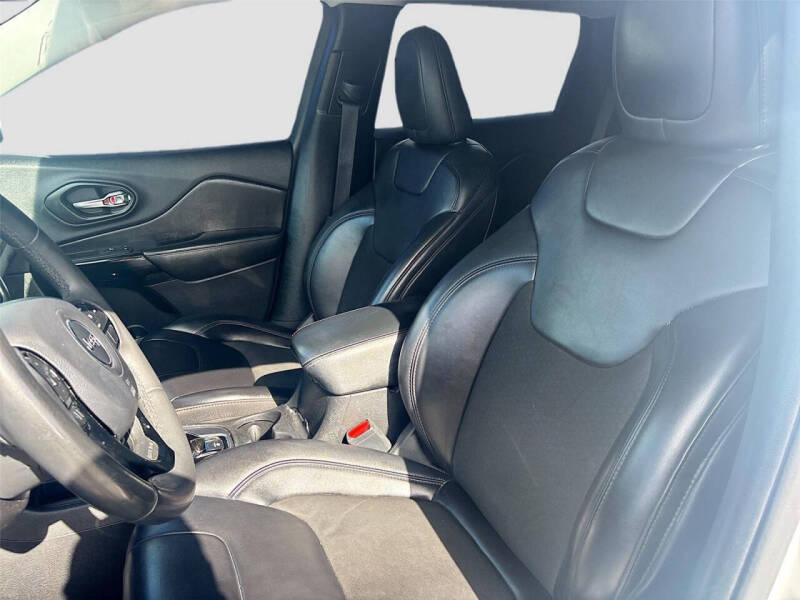 2020 Jeep Cherokee Altitude