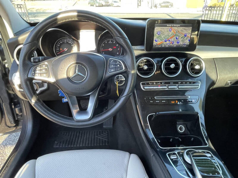 2015 Mercedes-Benz C-Class C300 photo 18