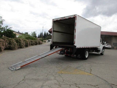 2018 Freightliner M2 106