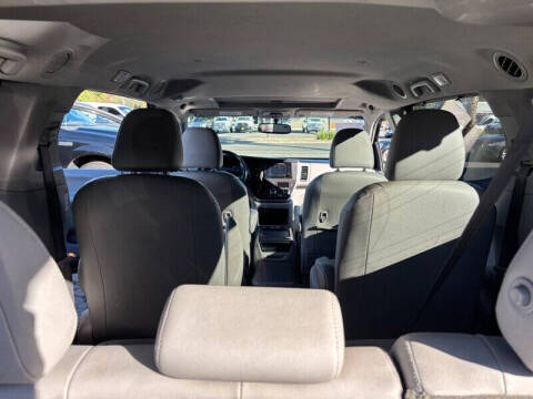 2017 Toyota Sienna XLE 7-Passenger
