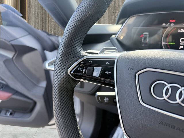 2024 Audi e-tron GT quattro Premium Plus