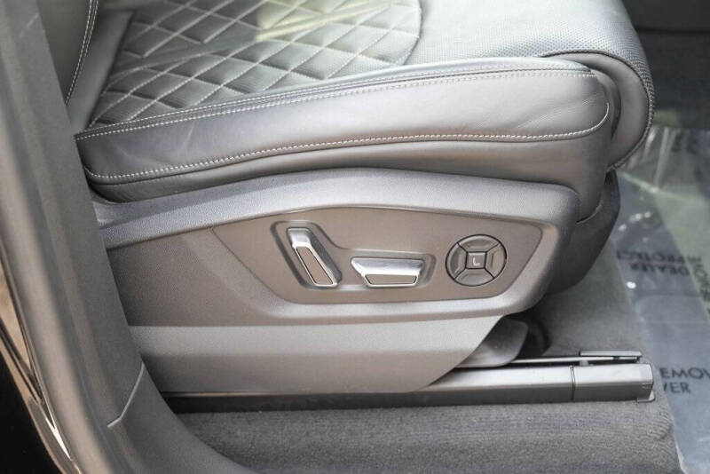 2022 Audi SQ8 4.0T quattro Prestige