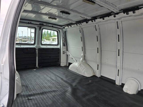 2022 GMC Savana 2500