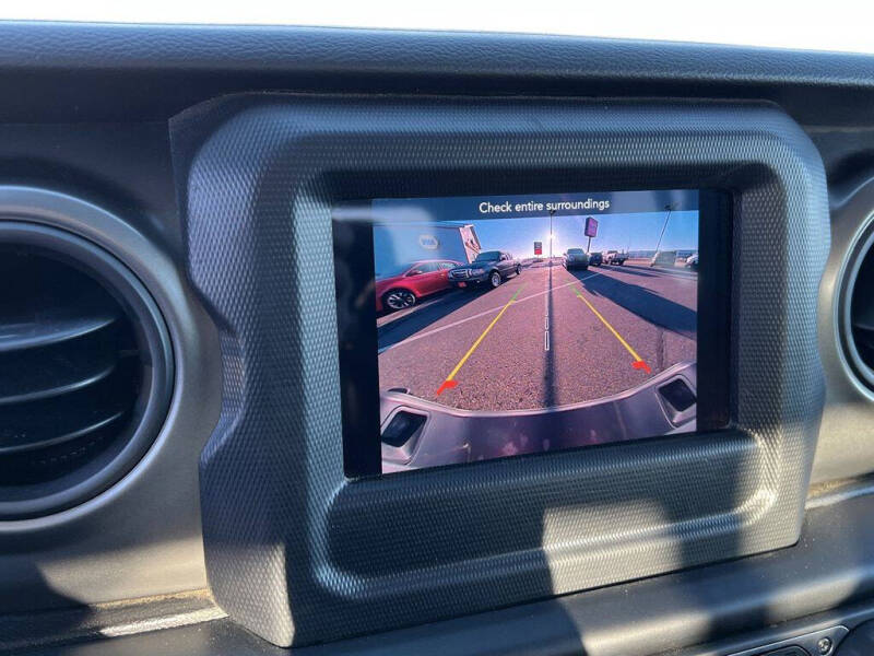 2022 Jeep Gladiator Sport