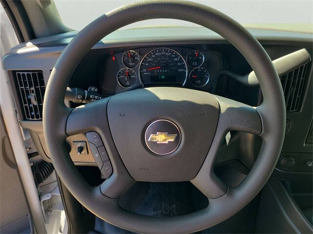 2025 Chevrolet Express 2500