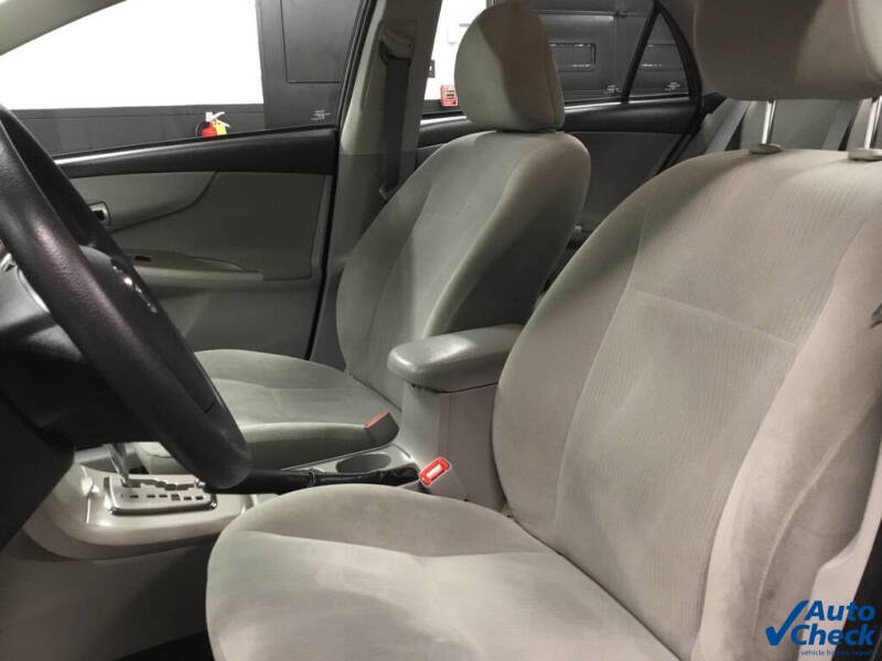 2011 Toyota Corolla LE