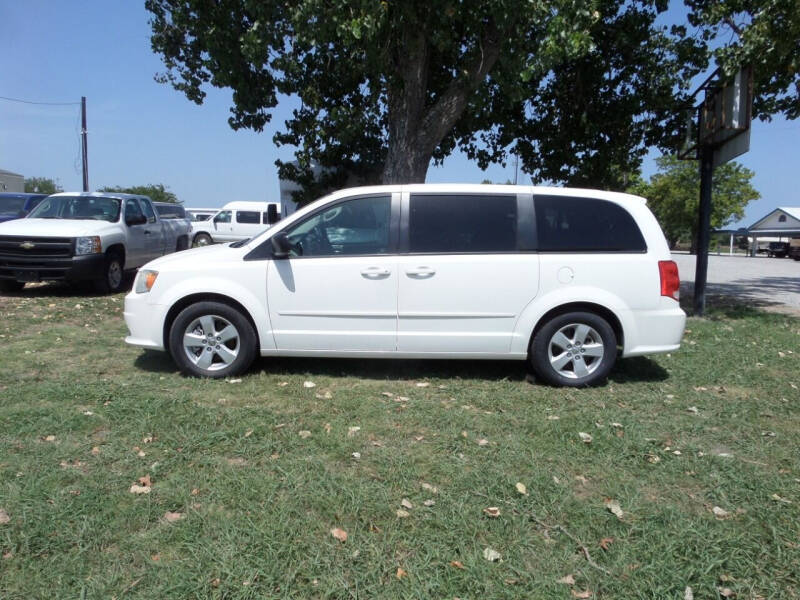 2013 Dodge Grand Caravan for sale at AUTO FLEET REMARKETING, INC. in Van Alstyne TX