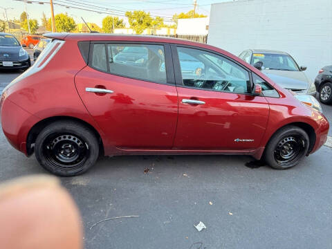 2015 Nissan LEAF S