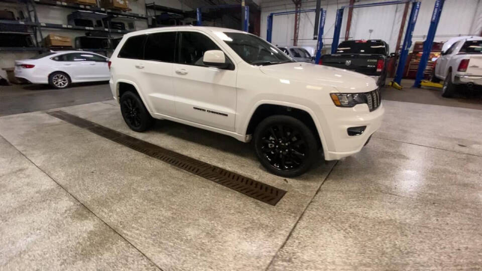 2021 Jeep Grand Cherokee for sale at Victoria Auto Sales in Victoria, MN