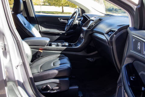 2020 Ford Edge Titanium