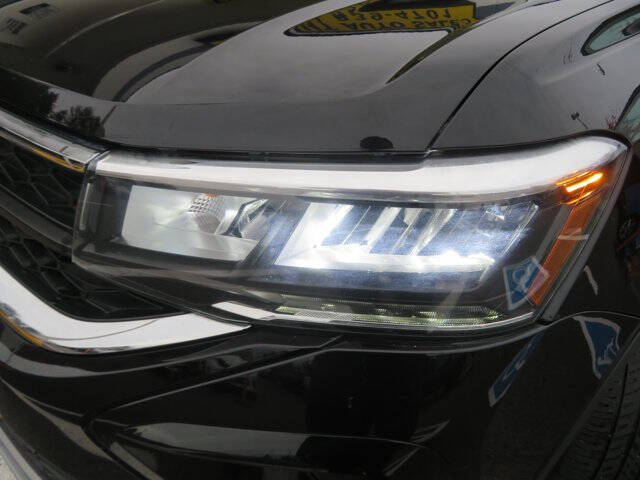 2024 Volkswagen Taos SE 4Motion