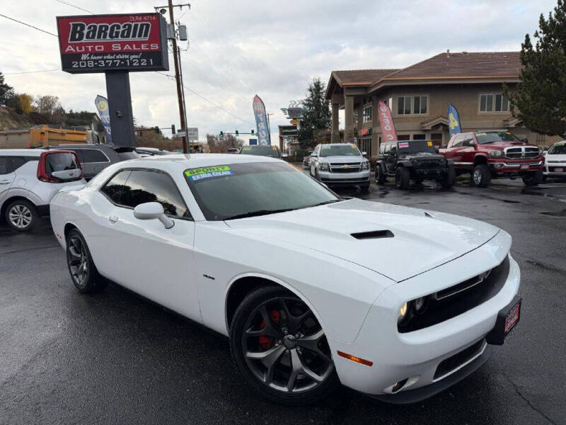 2015 Dodge Challenger R/T's photo