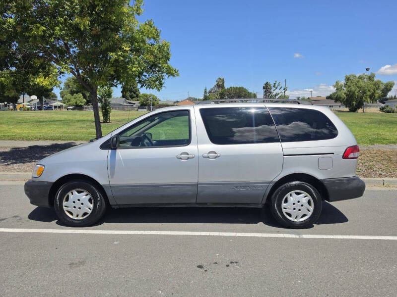2002 Toyota Sienna LE
