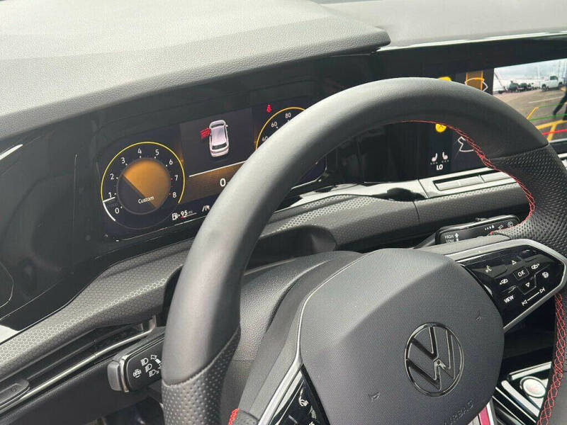 2024 Volkswagen Golf GTI 380 SE