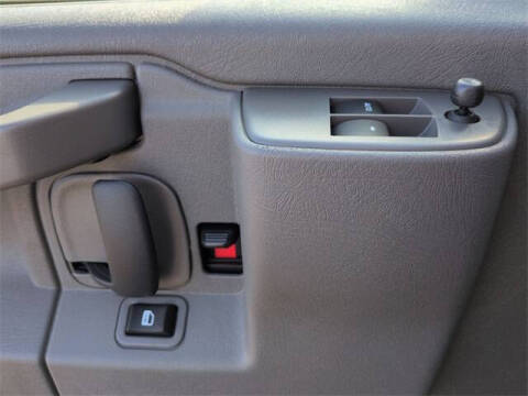 2025 Chevrolet Express 2500