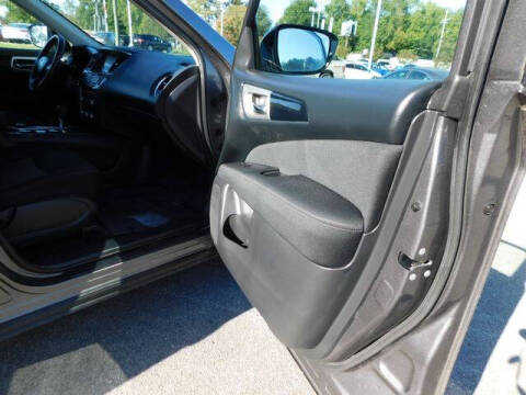 2017 Nissan Pathfinder SV