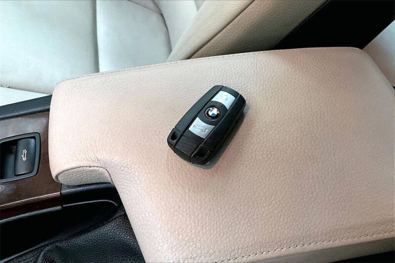 2012 BMW 3 Series 328i