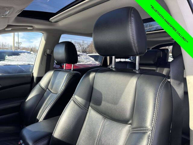 2017 Nissan Pathfinder SL