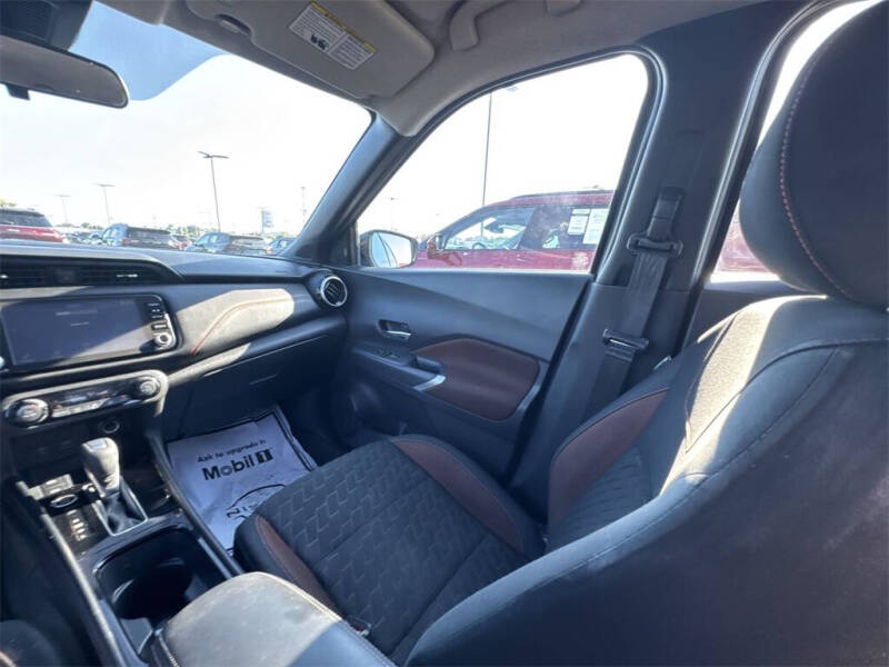 2023 Nissan Kicks SR