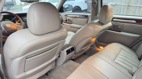 2003 Lincoln Town Car Signature