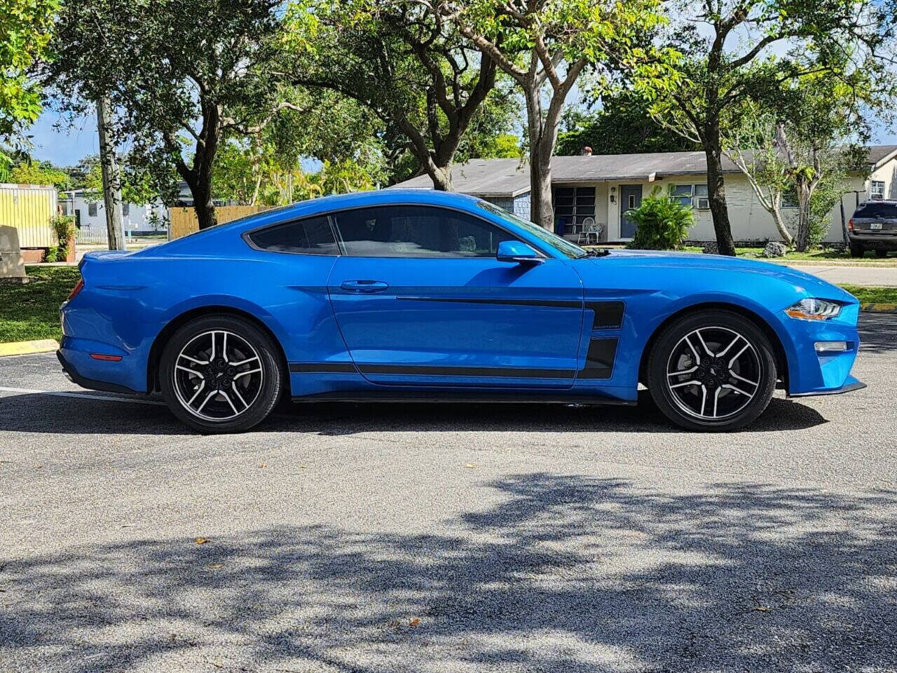 2019 FORD Mustang Coupe - $20,995