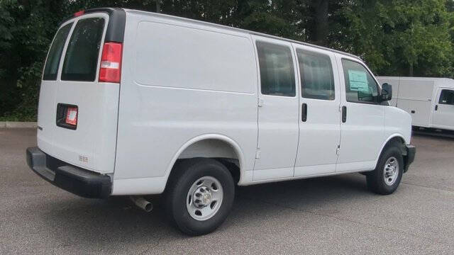 2025 Chevrolet Express 2500