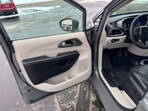 2022 Chrysler Pacifica Touring L