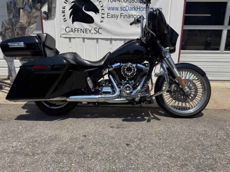 2017 Harley-Davidson FLHX -