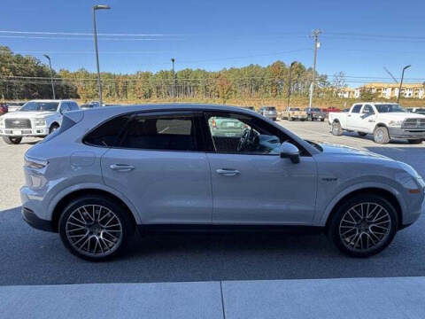 2022 Porsche Cayenne E-Hybrid Platinum Edition