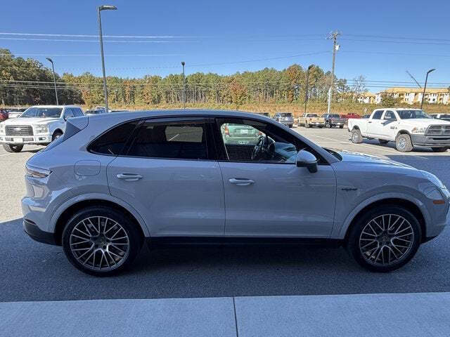 2022 Porsche Cayenne E-Hybrid Platinum Edition