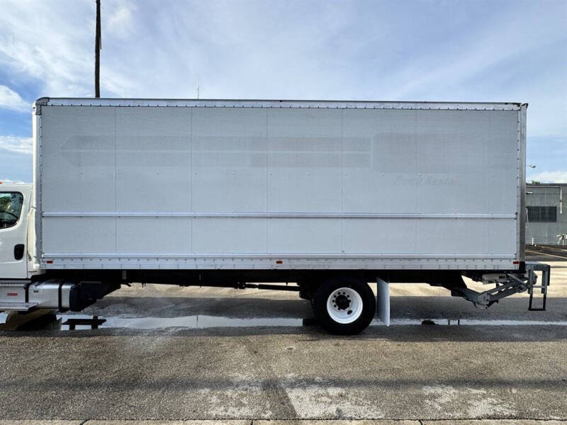 2022 Freightliner M2 106