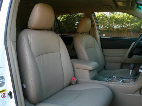 2012 Toyota Highlander SE