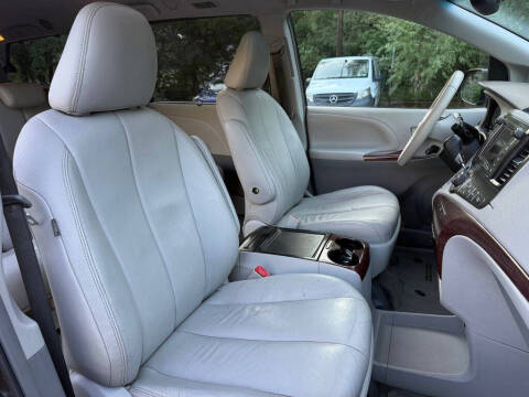 2014 Toyota Sienna