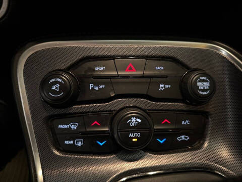 2015 Dodge Challenger SXT Plus