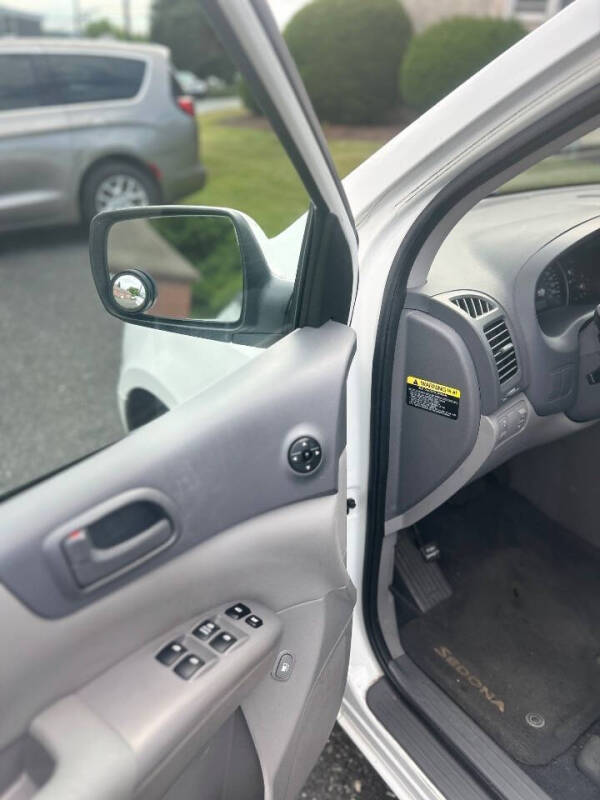 2012 Kia Sedona LX