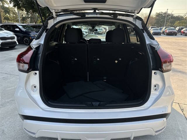 2022 Nissan Kicks SV