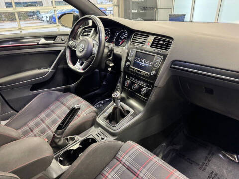 2017 Volkswagen Golf GTI S