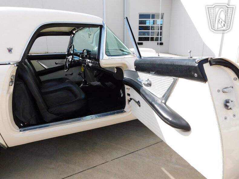 1955 Ford Thunderbird