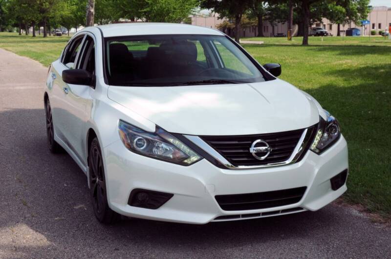 2017 Nissan Altima for sale at Auto House Superstore in Terre Haute IN