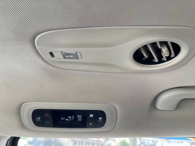 2020 Chrysler Voyager LXi