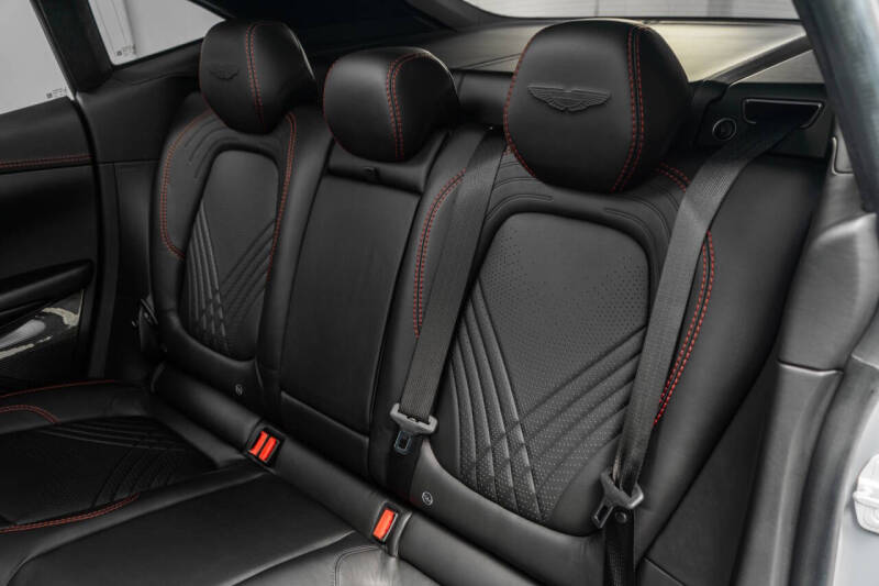 2022 Aston Martin DBX