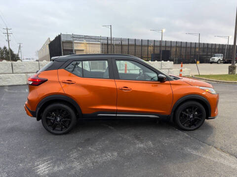 2023 Nissan Kicks SR
