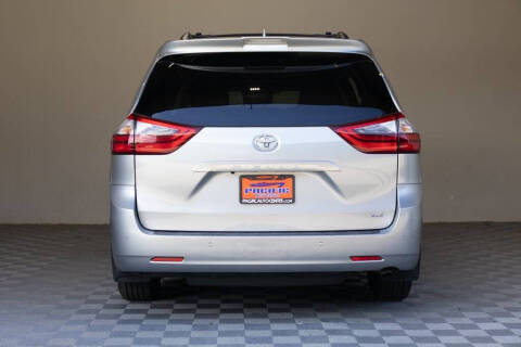 2020 Toyota Sienna XLE Premium 8-Passenger