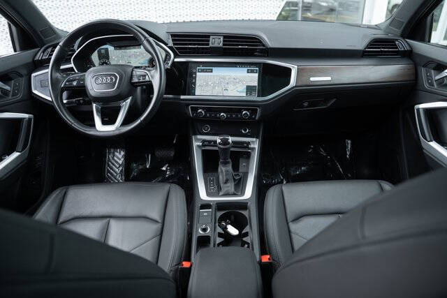 2022 Audi Q3 quattro S line Prem Plus 45 TFSI