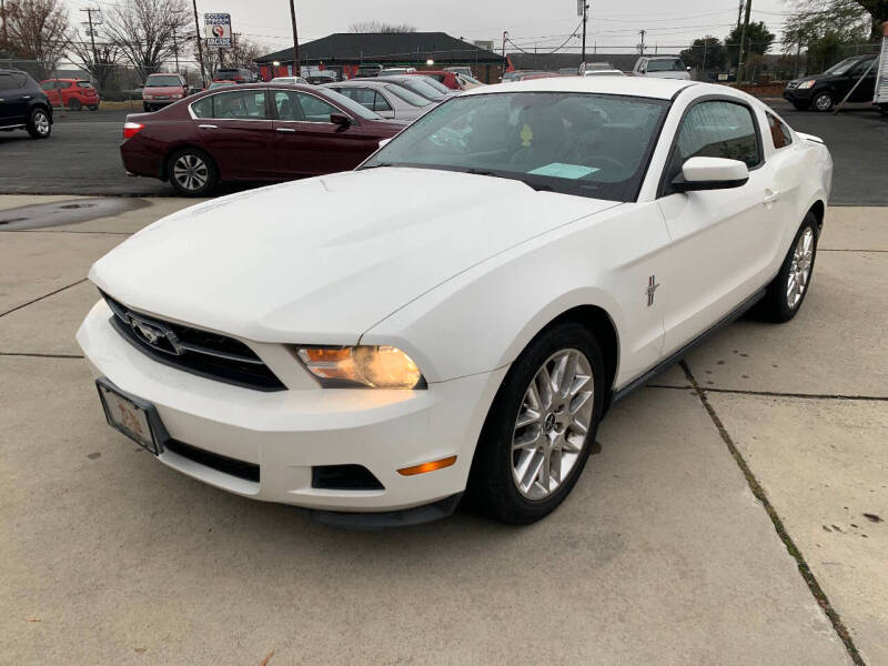 2012 Ford Mustang V6 Premium's photo