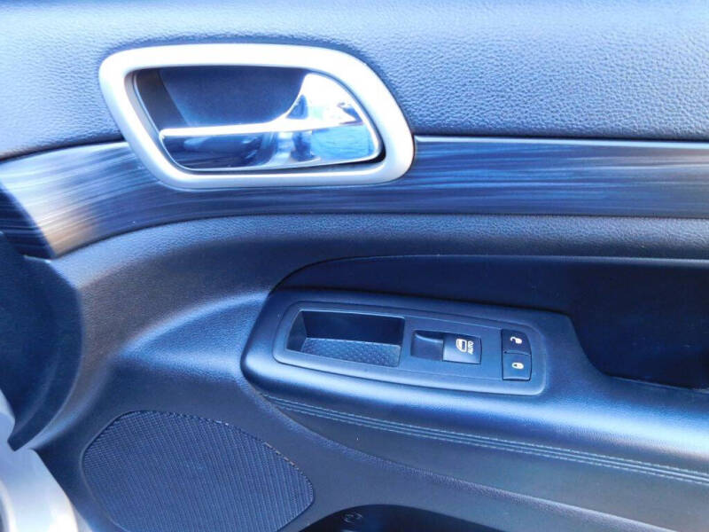 2019 Jeep Grand Cherokee Laredo