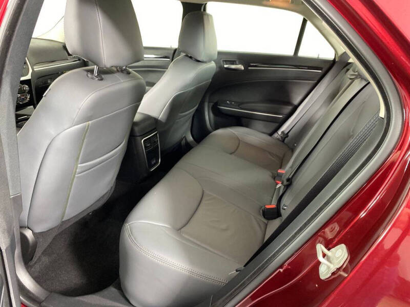 2023 Chrysler 300 Touring